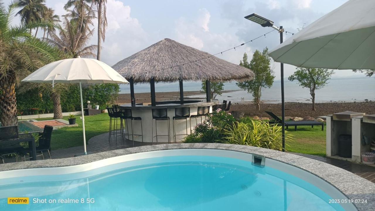 Ganze Villa Beachfront-Pool-Villa-Apartment Koh Chang Bagian luar foto